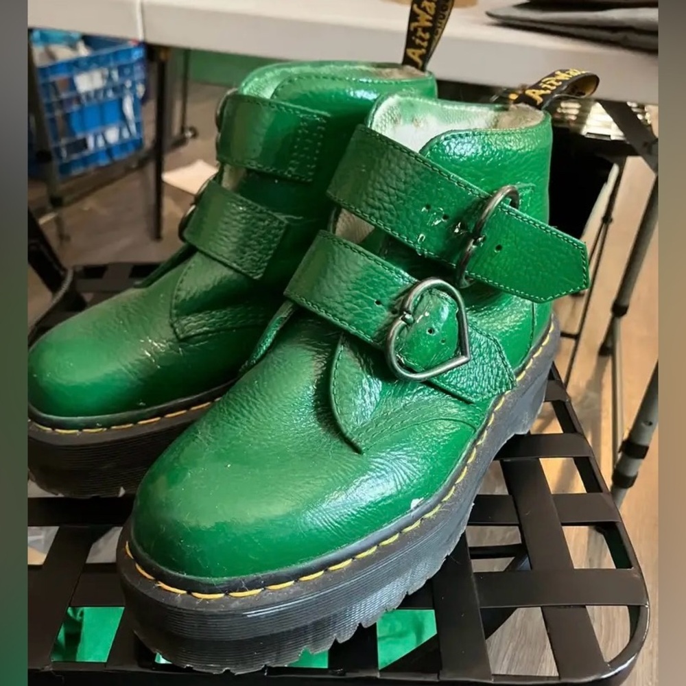 Green Dr marten boots. Devon size 8 US